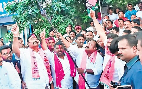TRS bags 33 out of 60 divisions in Karimnagar civic polls
