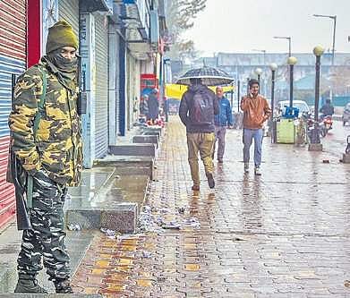 Security personnel stand guard in Srinagar (File Photo | PTI)