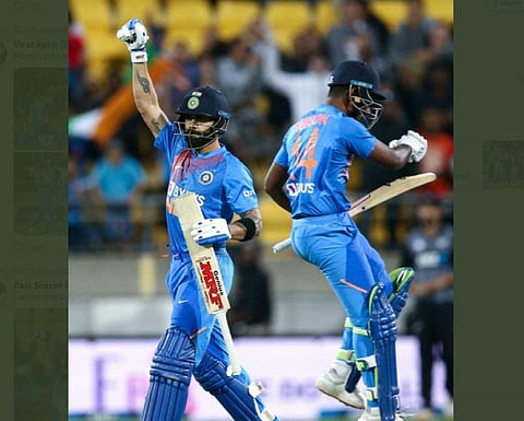 Virat Kohli (L) with Sanju Samson at the end of the Super Over. (Twitter Photo)