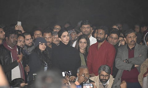Deepika Padukone visited JNU to stand in solidarity with students attacked on Sunday. (Photo | Twitter)