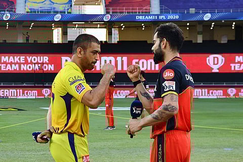 CSK Captain MS Dhoni and RCB Captain Virat Kohli wish eachother during toss ahead of the match (Photo | www.ipl.com)