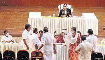 Mayor Soumini Jain chairing a council meet on Monday |  A Sanesh