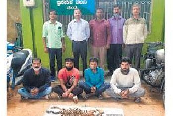 The state forest police cell led by Ravishankar and his team caught four wildlife traders in Mandya town.