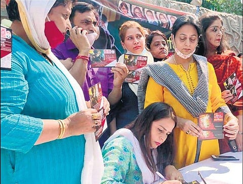 Congress’ women workers will write to PM Narendra Modi and Uttar Pradesh Chief Minister Yogi Adityanath seeking speedy trial of the case. (Photo | Express)