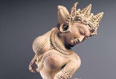 11th century Apsara sculpture from Madhya Pradesh now in The Metropolitan Museum of Art (MMA), New York. Its provenance is dubious