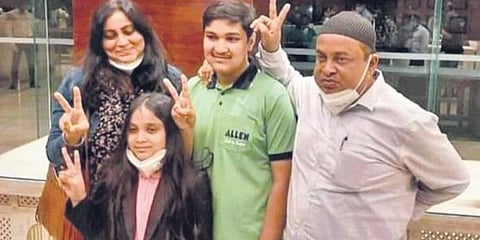 Sheikh Mohammed Abbas and his wife Rizia with their children. (Photo | EPS)