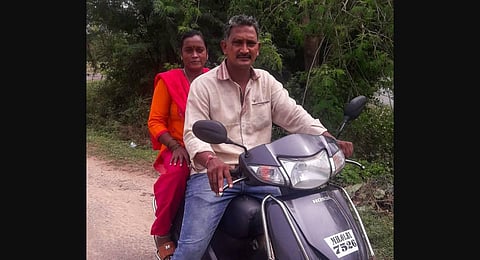 Selvam and Sangeetha travelled from Mumbai to Pudukkottai on a scooter to surprise their children | EXPRESS