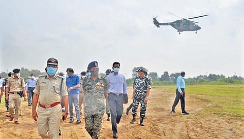 TS DGP M Mahender Reddy, along with senior police officials from Chhattisgarh  and Maharashtra, visits the Agency areas of Mulugu disitrict on Sunday