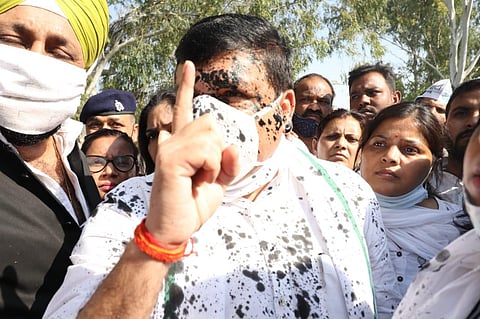 Ink thrown at Sanjay Singh. (Photo| Twitter/ @AamAadmiParty)