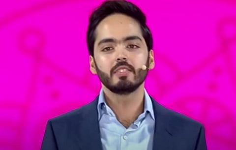 Mukesh Ambani's son Anant visits Srimandir