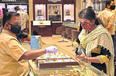 Khimji’s Dhanotsav for buyers