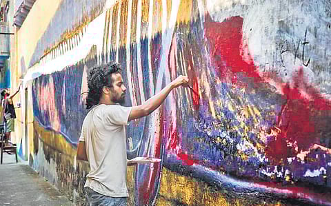 The previous Students’ Biennale saw a healthy participation of 112 fine art students chosen from India, Bangladesh, Bhutan, Sri Lanka, Pakistan and Nepal