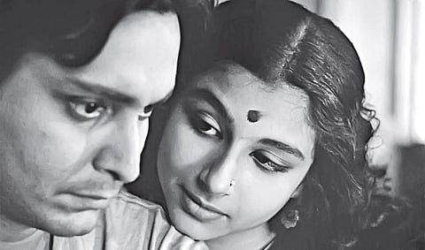 A still from Apur Sansar