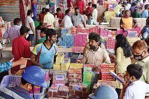 Bengalureans buy green crackers for Diwali at stalls set up in Rajajinagar, on Saturday | Shriram BN