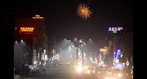 Commuters drive through dense smog at Poonamallee High Road in Chennai on Diwali. (Photo| Debadatta Mallick, EPS)