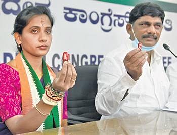 Congress RR Nagar candidate H Kusuma with MP DK Suresh at the KPCC office in Bengaluru on Sunday  | nagaraja gadekal