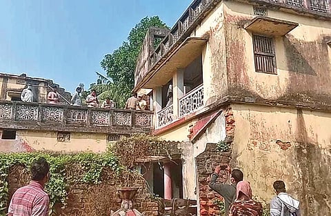 The deserted house from where the skeleton was found on Sunday | express