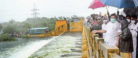 CM Edappadi K Palaniswami overseeing release of water from Chembarambakkam lake on Wednesday; the outflow increased from 1,000 cusecs to 5,000 cusecs later in the day. (Photo | Special arrangement)
