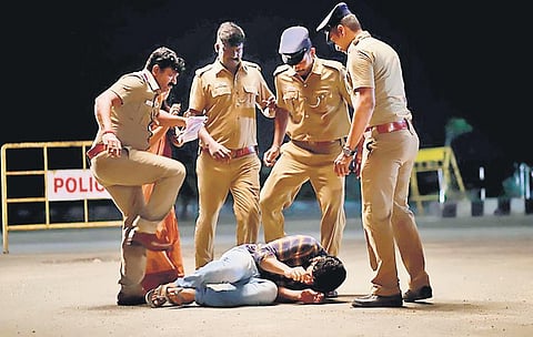 Still from the movie Kavalthurai Ungal Nanban