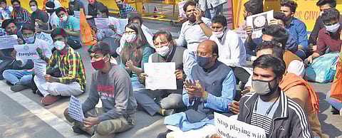Former Delhi Bharatiya Janata Party president Vijay Goel among others also visited the students who are sitting on protest. (Photo| EPS)