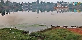 Bindu Sagar wears a deserted look on the occasion on Kartik Purnima in Bhubaneswar on Monday. (Photo| Irfana, EPS)