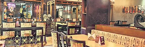 Berco’s at Delhi’s MGF Metropolitan Mall; (above) Crispy Chinese Vegetable Sizzler