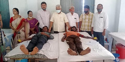 MGNREGA workers donate blood at a  camp in Rajam of Srikakulam. (Photo| EPS)