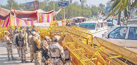 police personnel stand guard near Chilla on Delhi-Noida border on Wednesday | Shekhar Yadav/PTI