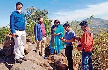 Koraput district officials at the Odisha -AP border in Sunabeda | Express