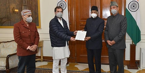 INC delegation of Ghulam Nabi Azad, Adhir Ranjan Chowdhury and Rahul Gandhi meet President Kovind at Rashtrapati Bhavan. (Photo | Twitter)
