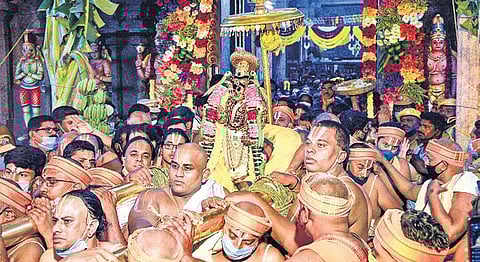 Lord Nammperumal taken on a procession for the opening of Sorga vasal at Srirangam Sri Ranganathaswamy Temple in Tiruchy on Friday | M K Ashok kumar