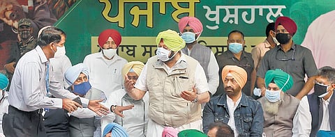 Punjab CM Amarinder SIngh (centre) at the protest in Jantar Mantar in New Delhi on Wednesday. (Photo | Shekhar Yadav, EPS)