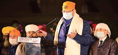 Delhi Chief Minister Arvind Kejriwal speaks to the agitating farmers at Singhu border on Sunday | Pic courtesy: CMO