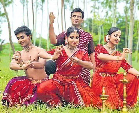 Members of Aayana Dance Company