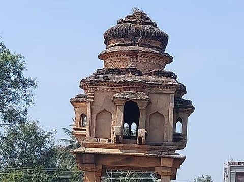 A part of Vasantha Mantapa at iconic Rama Pushkarani in Santhebennuru village of Davangere district. (Photo | Express)