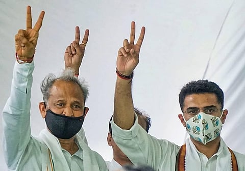 Rajasthan CM Ashok Gehlot (L) and Congress leader Sachin Pilot. (File | PTI)