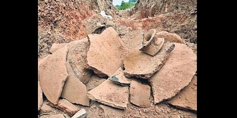 Damaged earthenware in Adichanallur archaeological site. (Photo | V Karthikalagu, EPS)