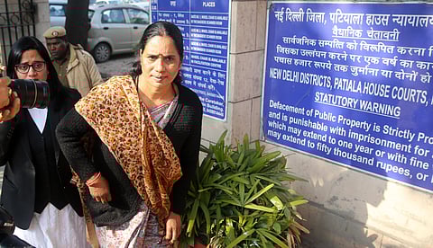 Nirbhaya mother Asha Devi outside the Patiyala House Court in New Delhi on Wednesday. (Photo | Shekhar Yadav/EPS)