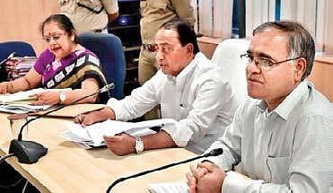 Minister for Forests, Environment, Endowments and Housing Allola Indrakaran Reddy (centre) held a meeting with the State Wildlife Council at Aranya Bhavan in Hyderabad on Saturday
