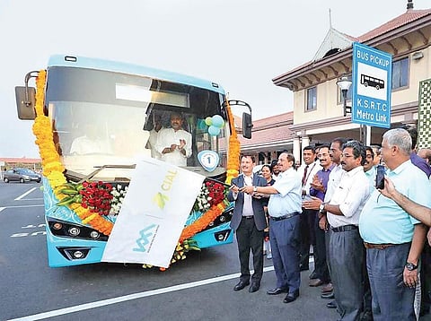 Kochi airport MD V J Kurien flagging off the feeder service in the presence of KMRL MD Alkesh Kumar Sharma at the airport on Thursday