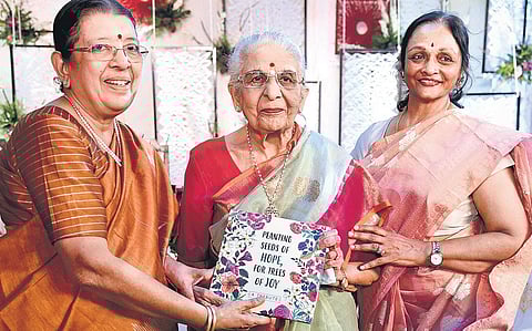 (L-R) Dr Shanthi Ranganathan, Meena Muthiah, Mayah Varadarajan