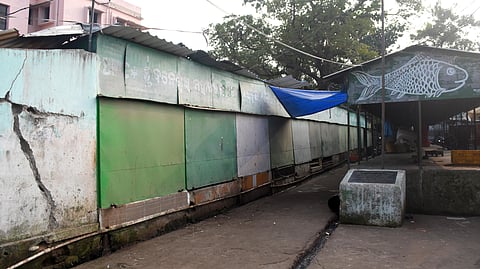 Poultry shops remain closed after alert of bird flu alert hit Unit-8 market in Bhubaneswar. (File photo| Biswanath Swain, EPS)