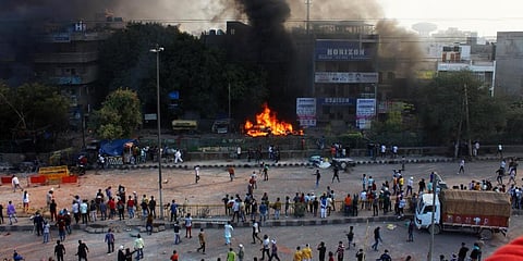 Police sources said 48 police personnel and 98 civilians were injured in Monday's clashes between pro and anti CAA groups at Jaffrabad, Maujpur, Chandbagh, Khureji Khas and Bhajanpura. (Photo | AP)