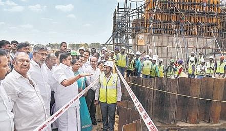 Palaniswami inspecting barrage construction at Mukkombu on Wednesday | M K Ashok Kumar