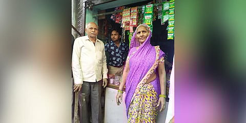 Dasrath and wife Parvati recall the night of horror in Mustafabad (Photo | EPS)