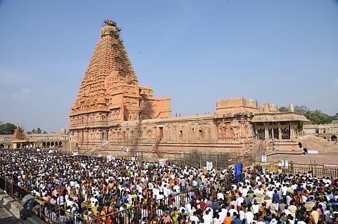 Large number of devotees waiting Maha Sambrosanam at Thanjavur Big Temple. (Photo | EPS/M K Ashok Kumar)