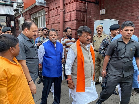 BJP leaders Vijayvargiya, Mukul Roy detained  in Kolkata. (Photo| Twitter/@MukulR_Official)