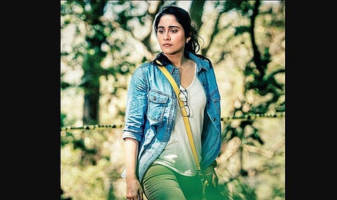 Actress Regina Cassandra in v