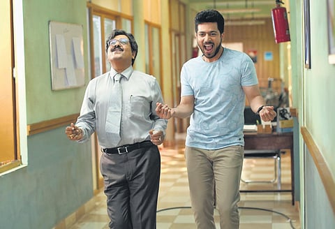 Dharala Prabhu movie review: Vivekh shoulders a fairly enjoyable remake