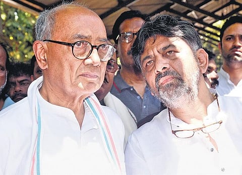 Senior Congress leader Digvijaya Singh and KPCC president D K Shivakumar after meeting Police Commissioner Bhaskar Rao on Wednesday | Nagaraja Gadekal